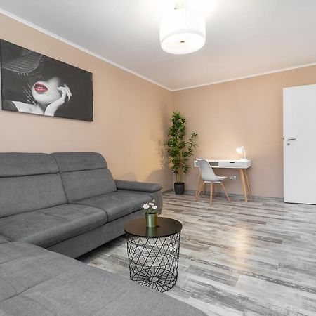 Decebal Flat Lägenhet Oradea Exteriör bild