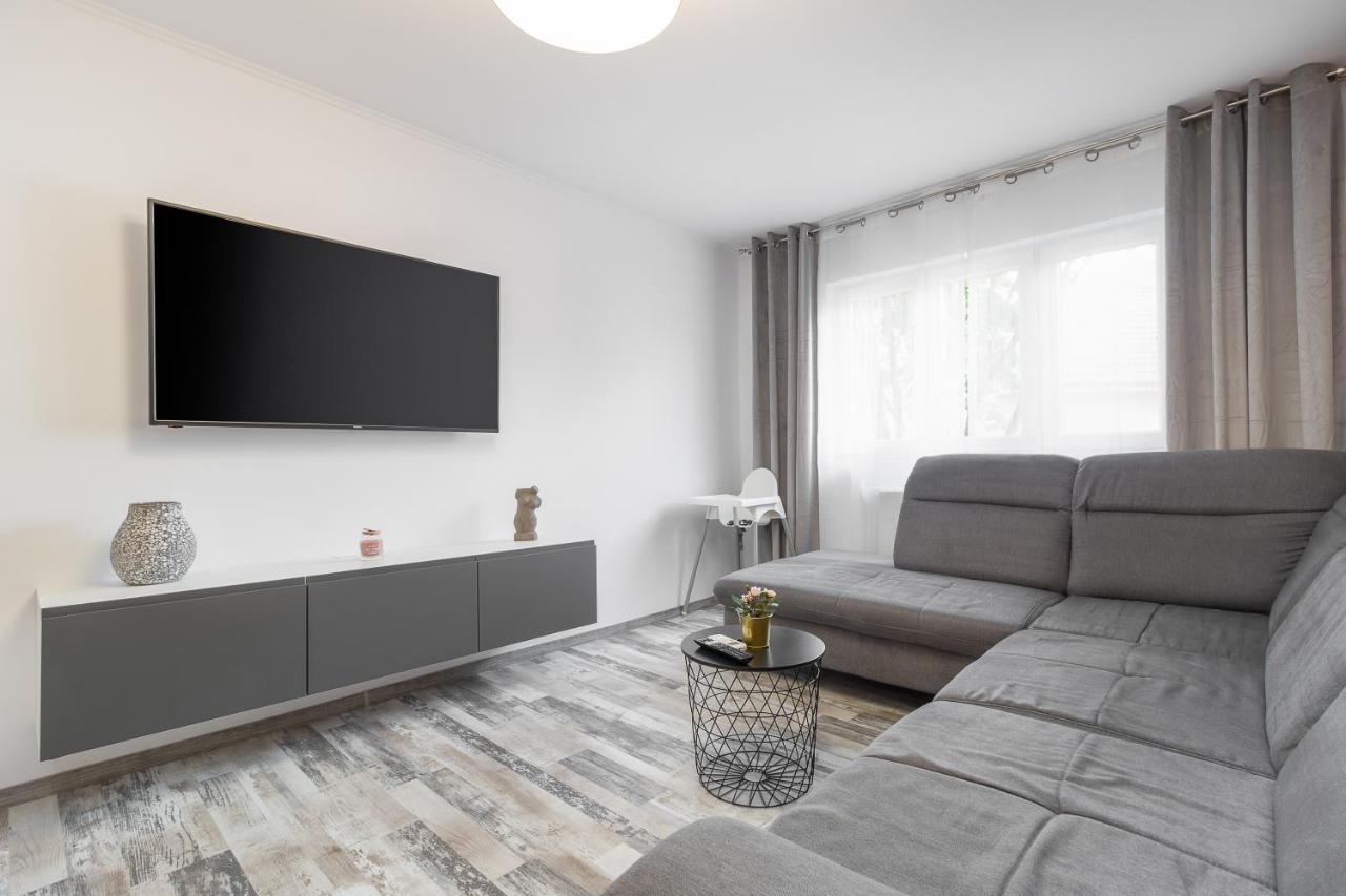 Decebal Flat Lägenhet Oradea Exteriör bild