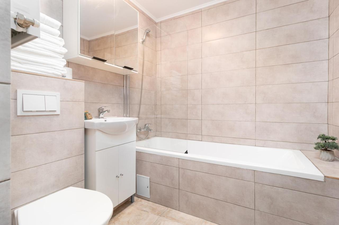 Decebal Flat Lägenhet Oradea Exteriör bild